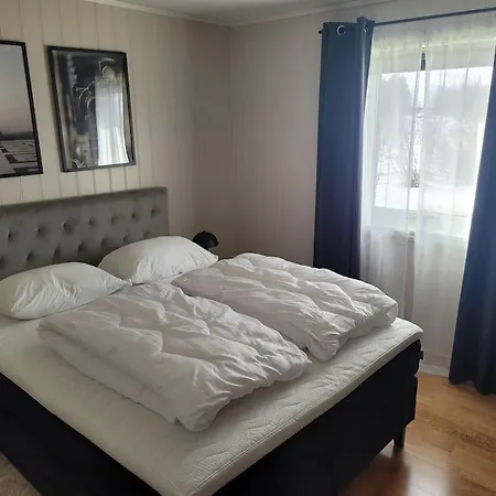 Romslig Midt I Lofoten 公寓